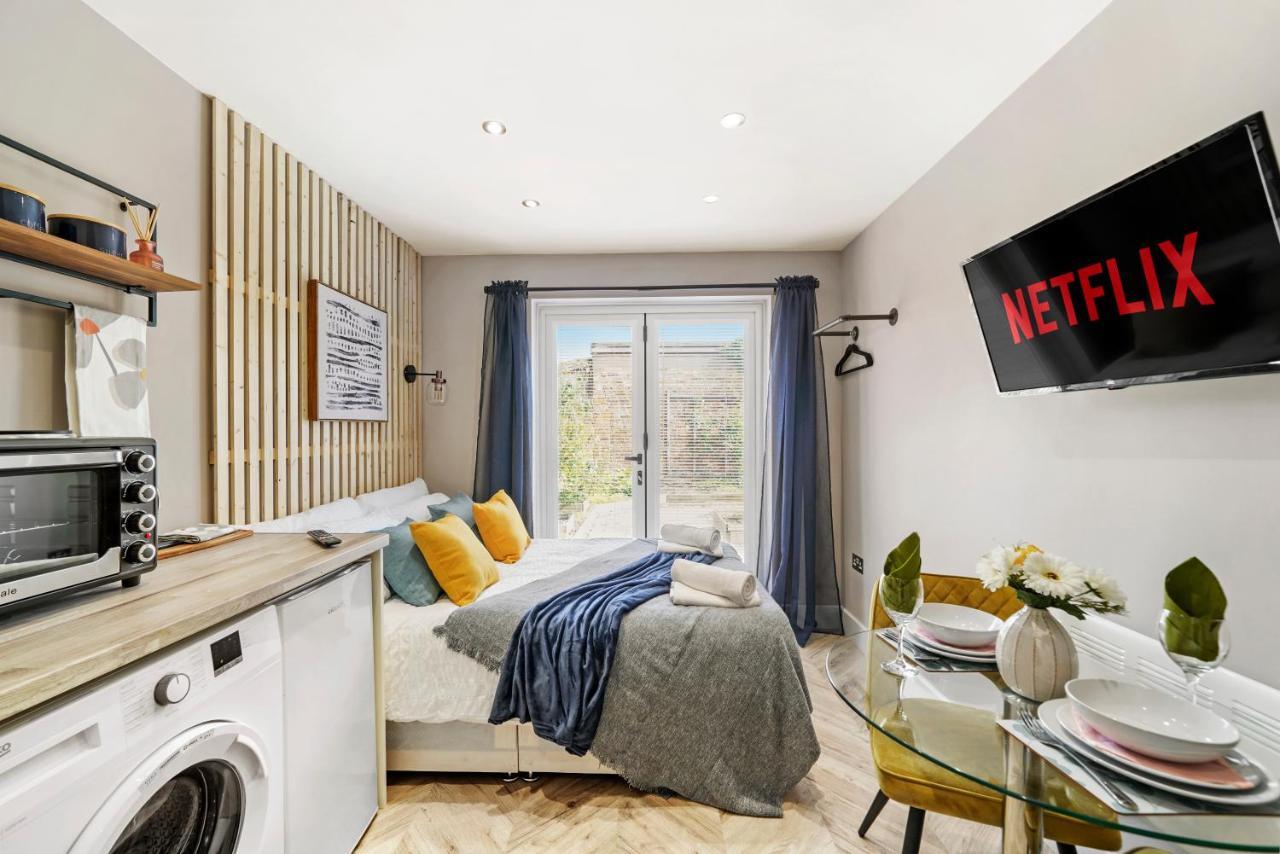 Stunning Heathrow Studios - Parking - Garden London Exterior foto